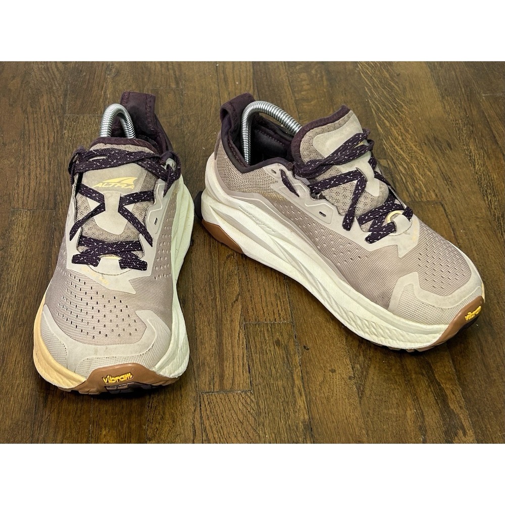 Altra Women's Olympus 6 trail running shoes taupe Max Cushion Mega Grip Size 8
